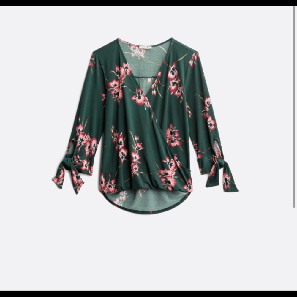 Imay tie sleeve knit top
